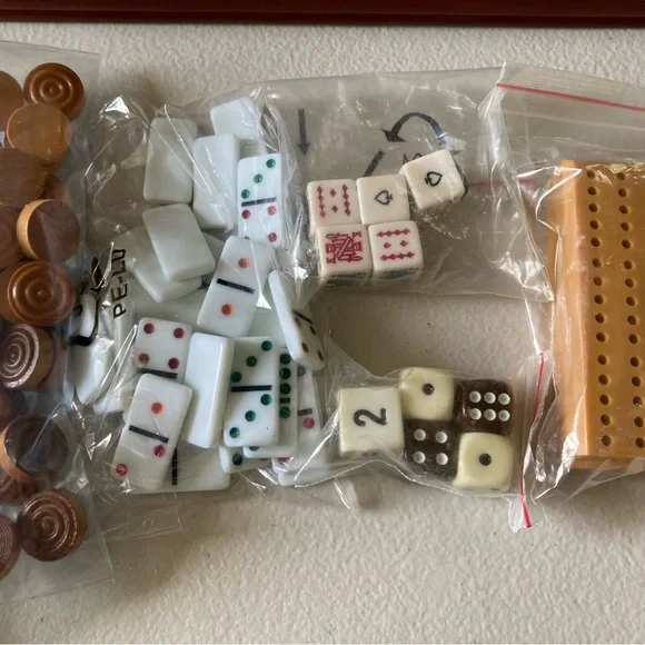Vintage Wooden Combination Game Set Checkers Chess Backgammon Cribbage Dice - Picture 4 of 9